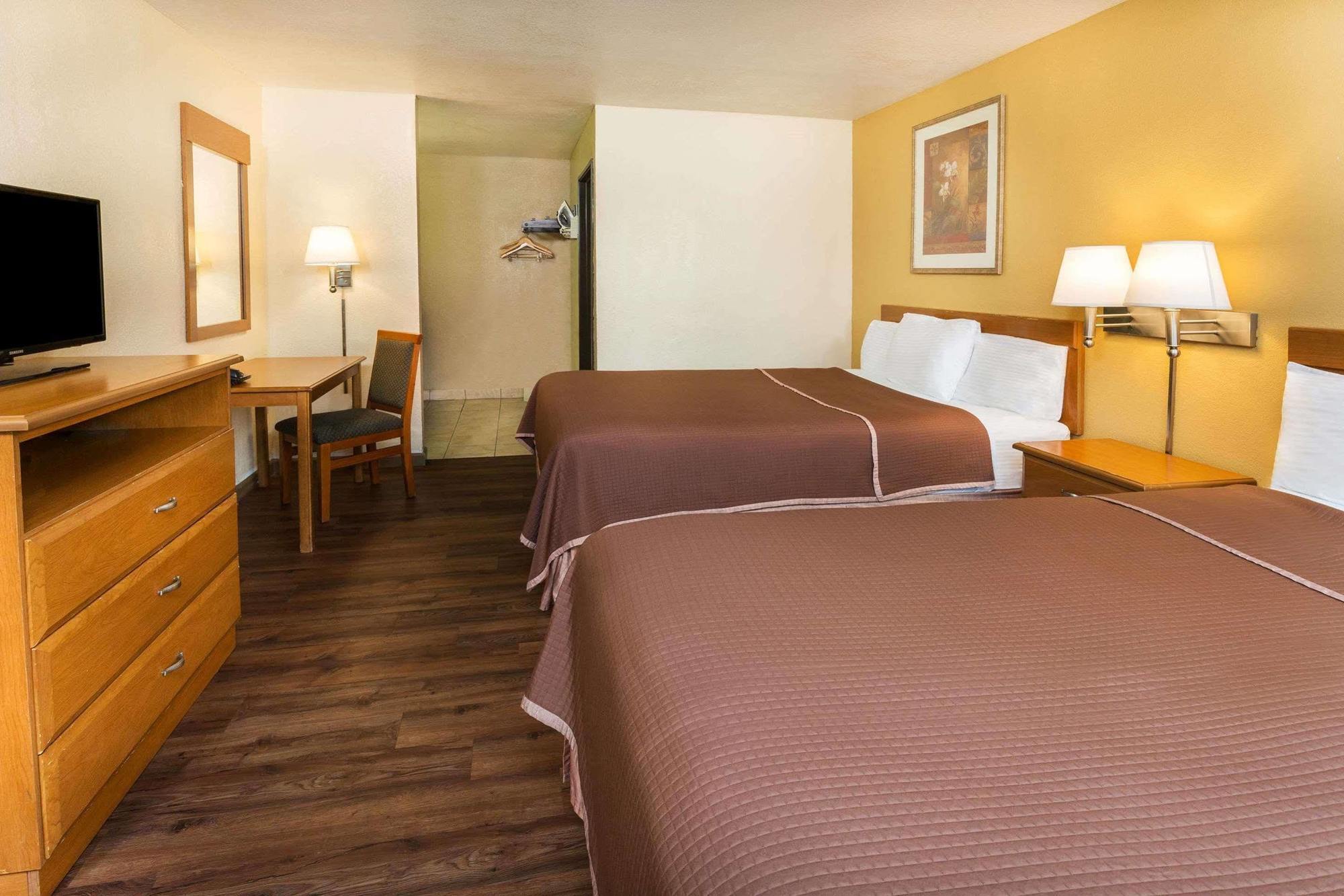 Howard Johnson By Wyndham National City/San Diego South Zewnętrze zdjęcie